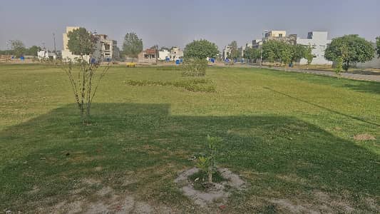 BRAND NEW HOUSE FACING PARK OUTSTANDING LOCATION