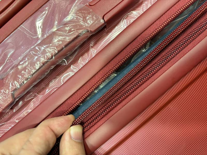 AMERICAN TOURISTER 8