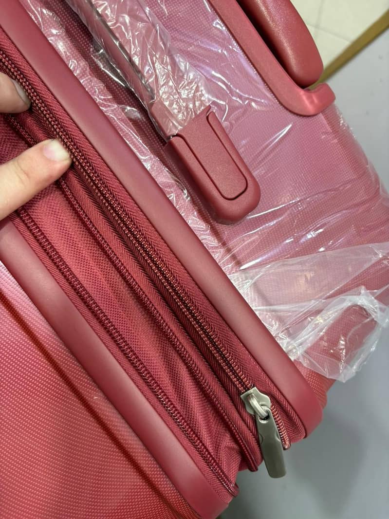 AMERICAN TOURISTER 9