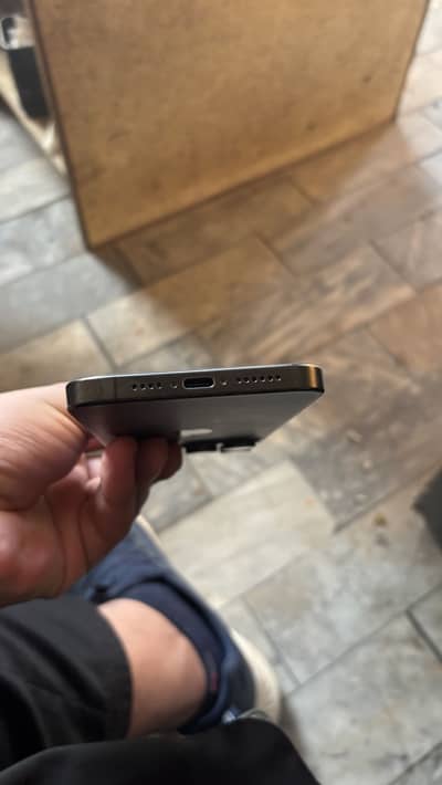 Iphone 15 pro Max LLA JV 10/8 Totally Original Battery Health 85%