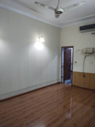 10Marla Full House, brand new VIP Location, raza Block, Near Market, Near Park ,Near Mosque Four Bedrooms, Four Bathrooms, Okay Security System, Carpeted Road