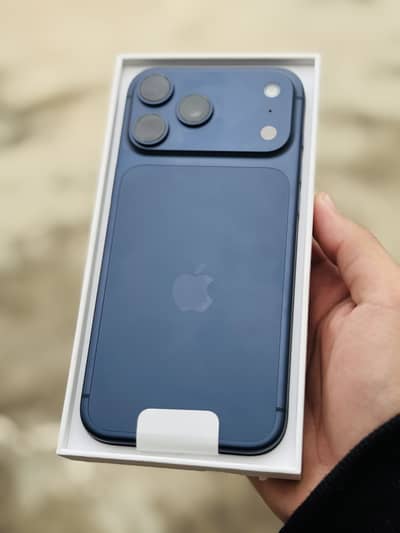 iPhone 17pro max 256gb blue jv non active