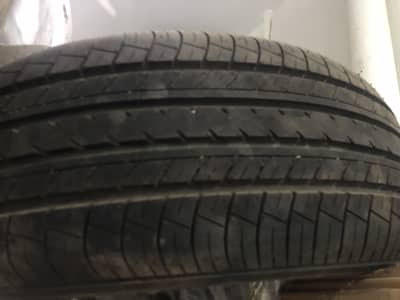 Yokohama original 215/55/17 (5 tyers)