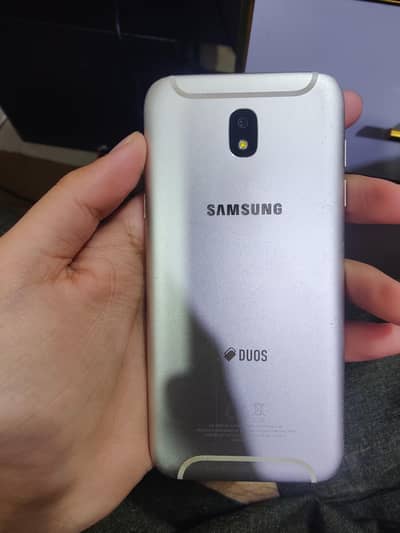 j5 pro contact on wattsapp 031543-72-747