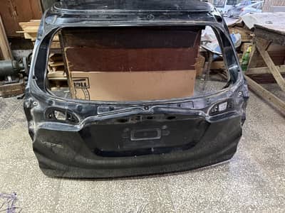 Vezel trunk Diggi for sale