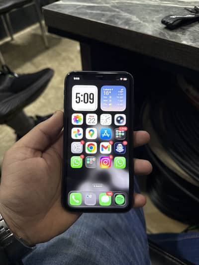 iPhone 11