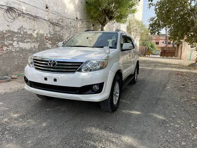 Toyota Fortuner 2.7 VVTi 2015 ONLY ONE IN PUNJAB Gift For Lover