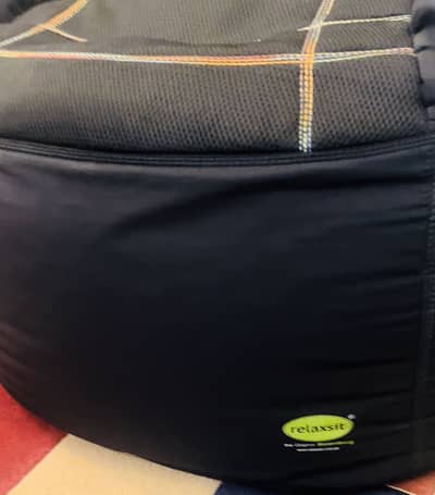 Bean bag good as new hardly used selling price 6500