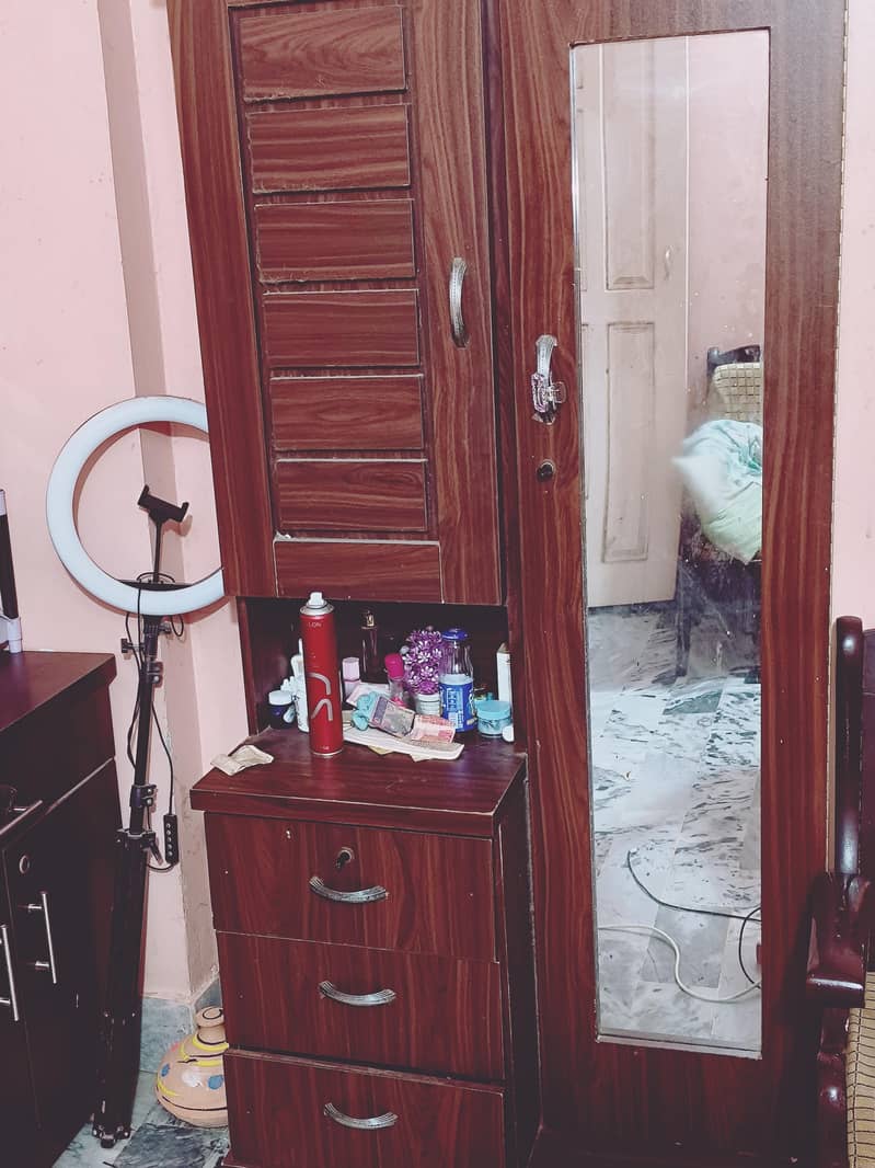 dressing table 1