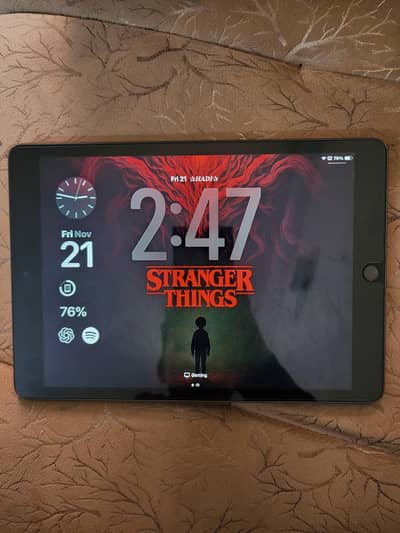 ipad 9th gen for sale scratchless 10/10 condition