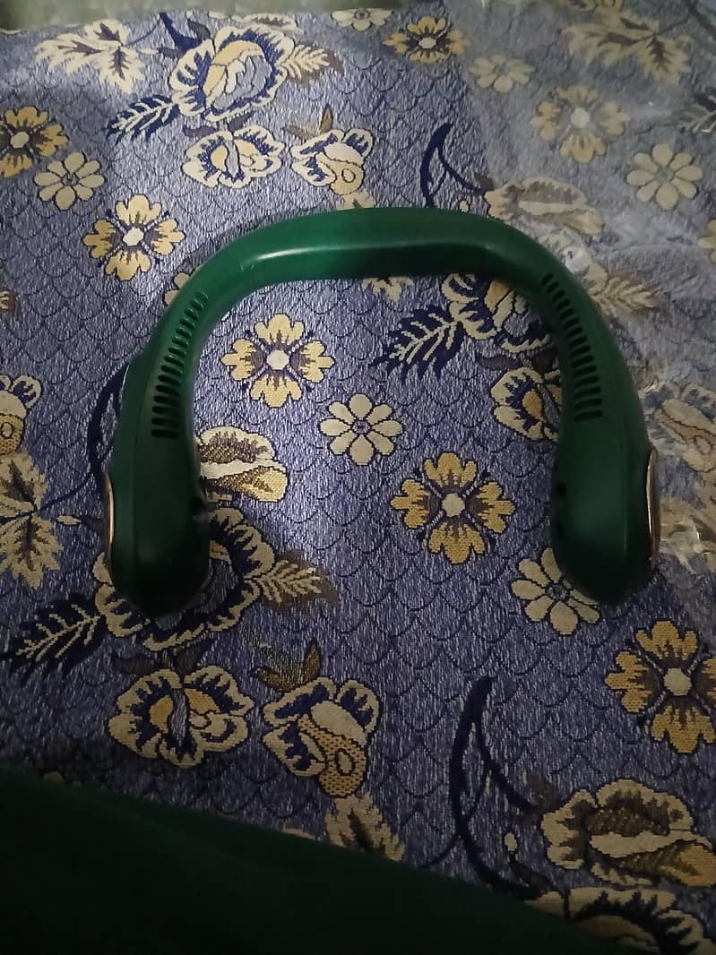 neck fan 2