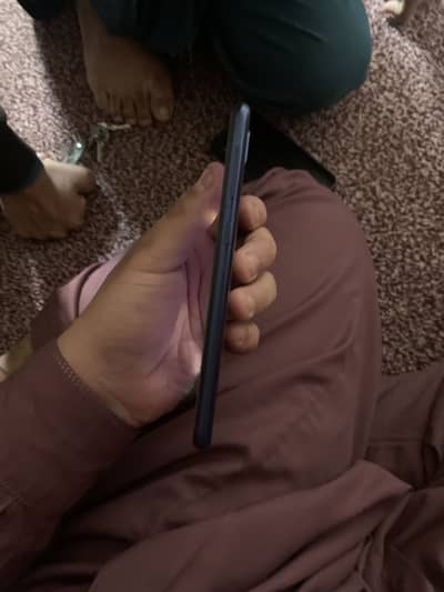 3 32 mobile ha all ok ha koi masla nahi ha with box all ok mobile