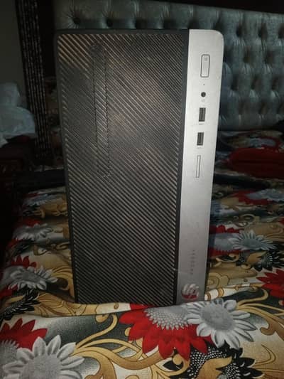 HP Prodesk i3 6th gen 8gb ram with 1gb graphic card