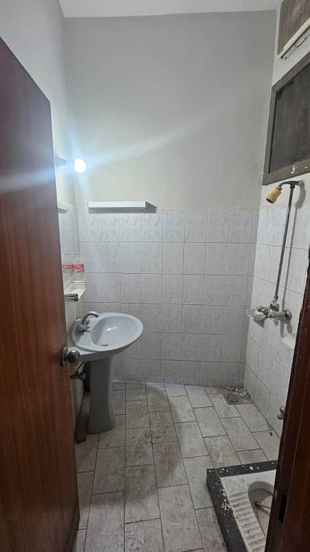 16 Marla House For Rent 10