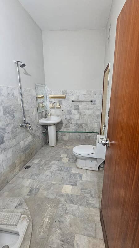 16 Marla House For Rent 19