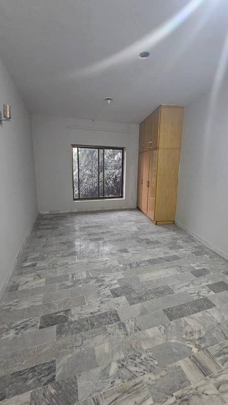 16 Marla House For Rent 38