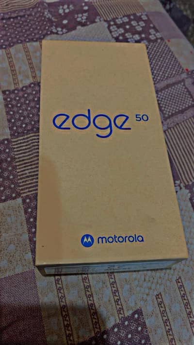 Motorola edge 50                     512 gb 12+4 gb ram