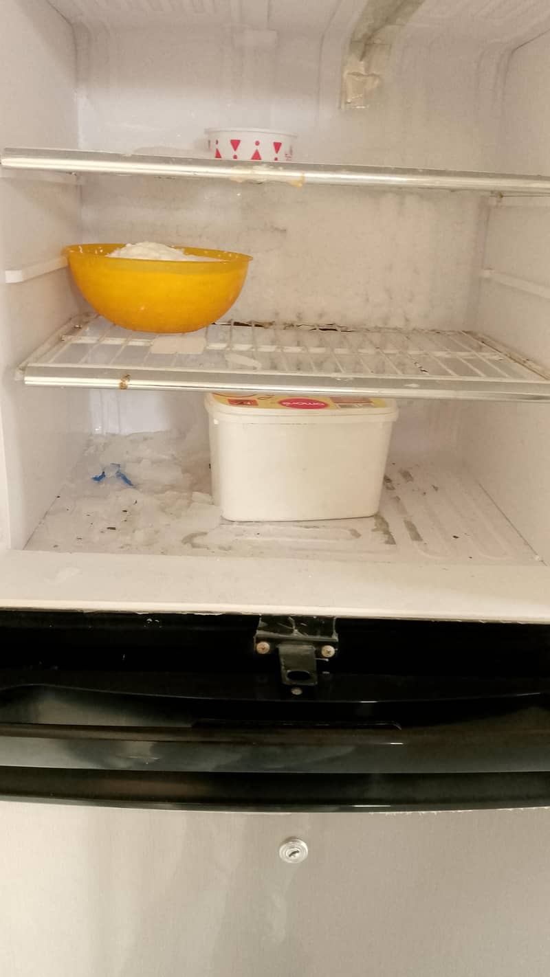 2 door  10/10 condition /orient fridge 1