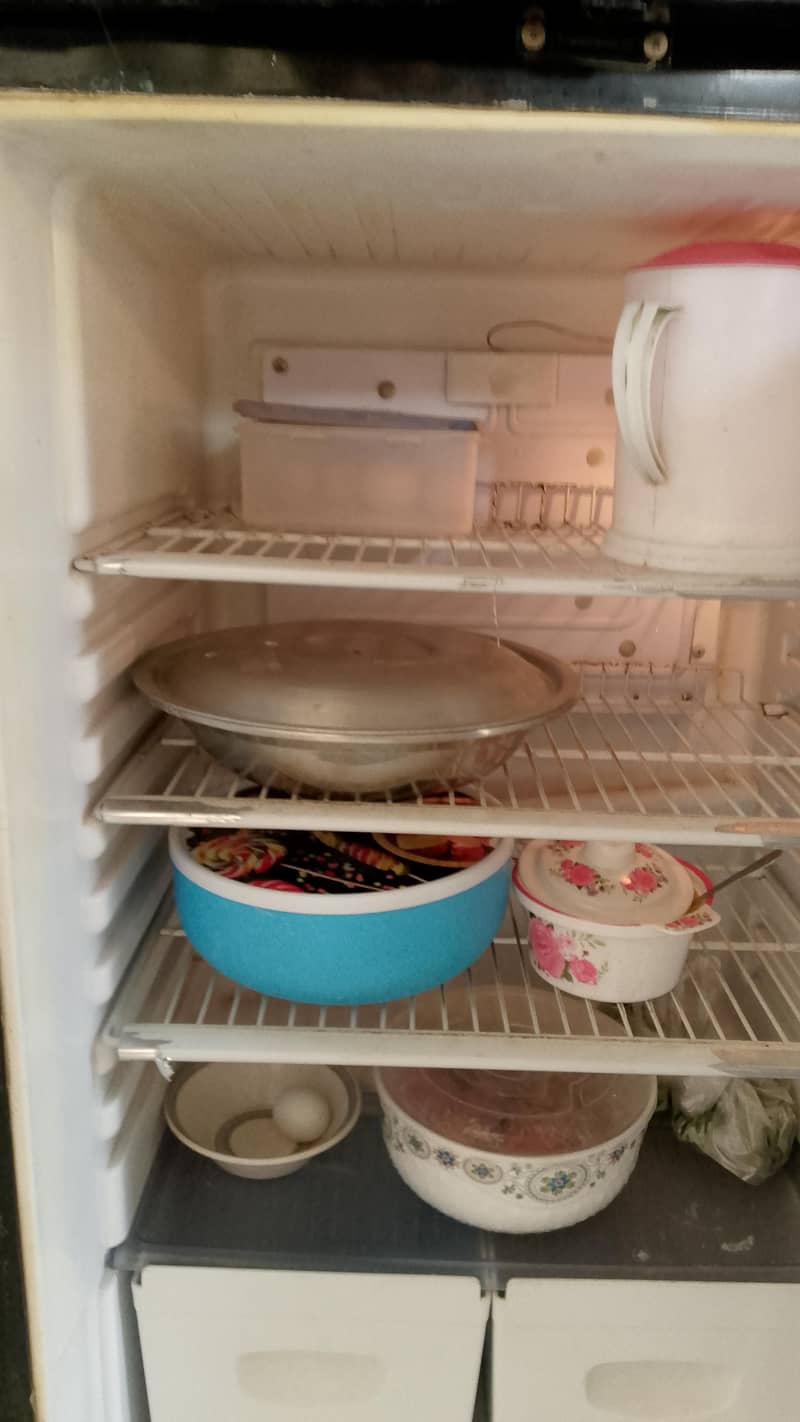 2 door  10/10 condition /orient fridge 2