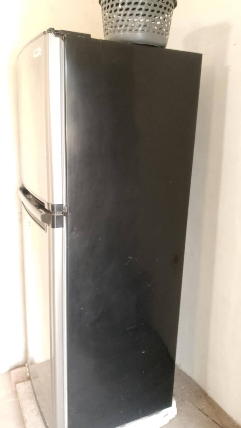 2 door  10/10 condition /orient fridge 4