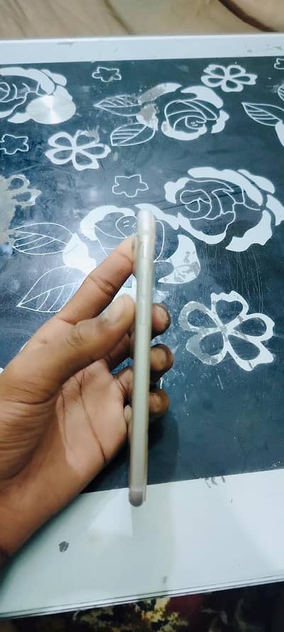 iPhone 7 factory unlocked