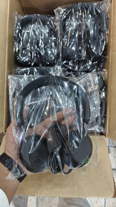 I am selling branded headphones and N64 games