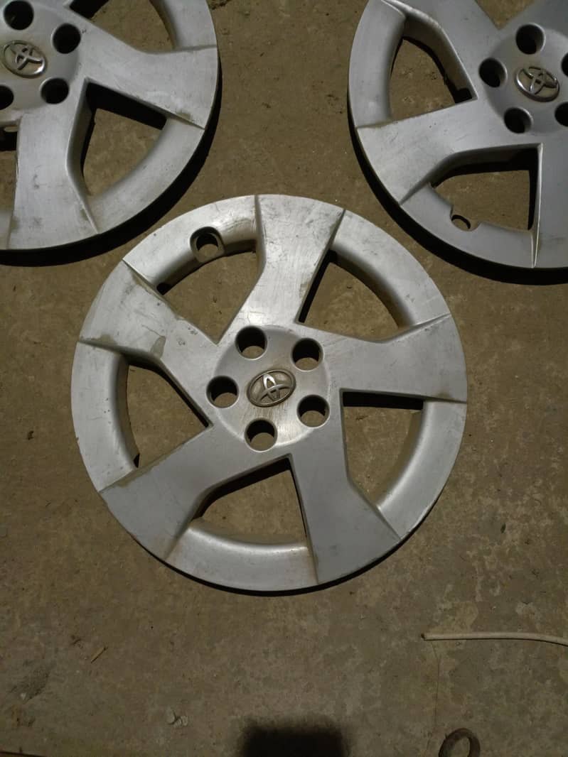 Prius wheel cups 0
