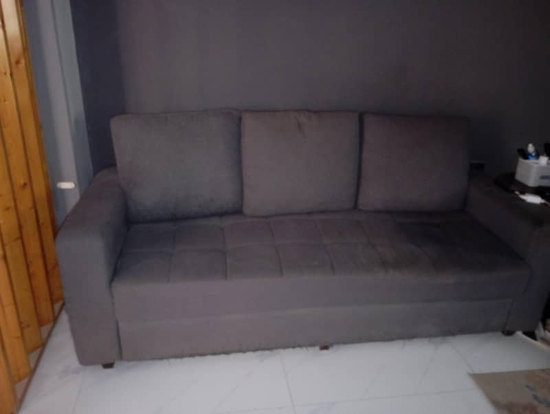 sofa . . 0
