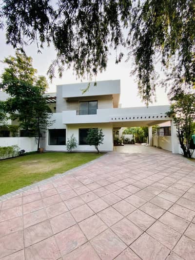 Spacious House For Rent F-7 Prime Location