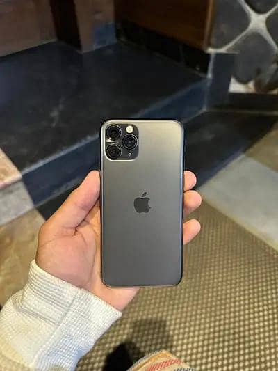 11pro 256gb non pta 75helt . 03035120772