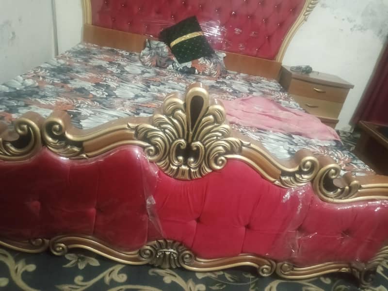 king size bed said table dressing, hard metrass 1