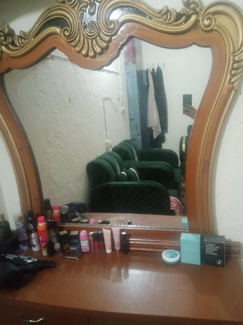 king size bed said table dressing, hard metrass 4