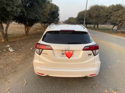 Honda Vezel 2016 /16/16 Total geniune almost