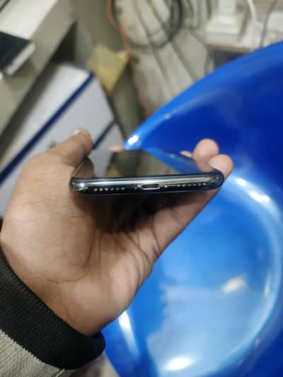 64gb bateery health 100 face id not working pta apporved final 30 k