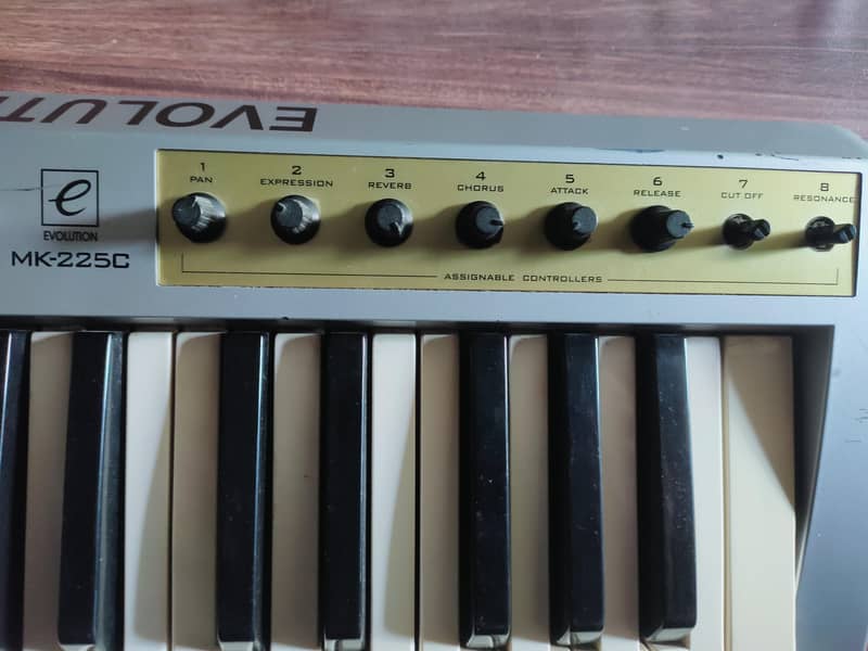Evolution MK-225c USB Midi Controller Keyboard 4