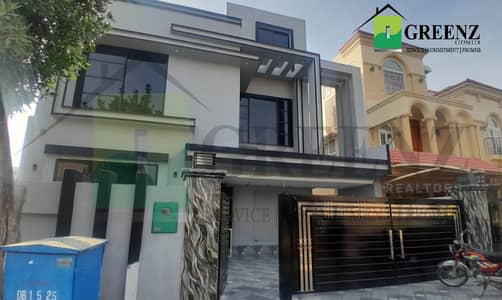 BRAND NEW HOUSE 10 MARLA NEAR BAHRIA SCHOOL AVAILABLE FOR SALE IN BAHRIA ORCHARD PHASE ONE