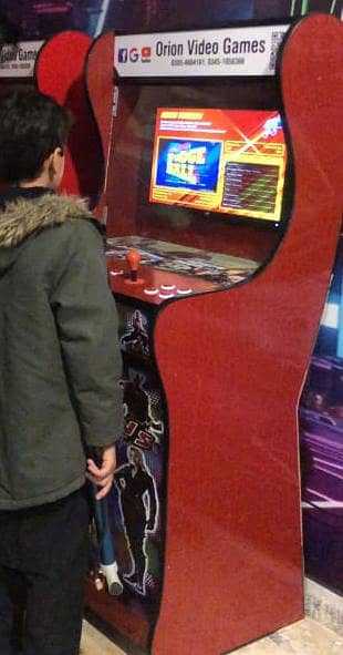 Arcade machine full new hai 1000+ games Hain iss main