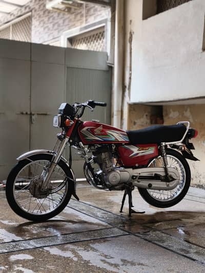 HONDA CG 125 LUSH CONDITION FULLY STICKERED LEMINATION