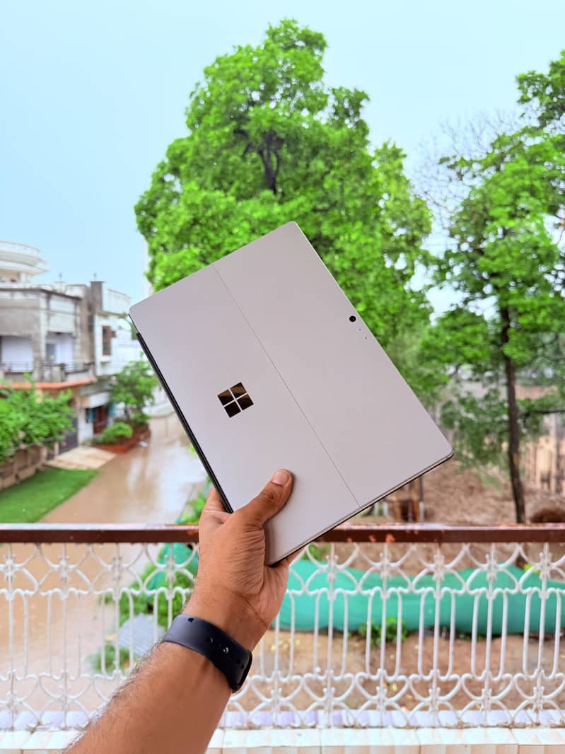 Microsoft surface pro 5 15