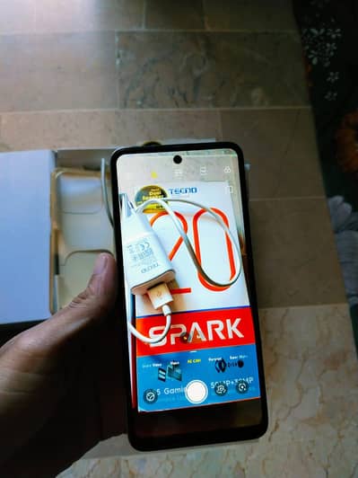 Spark 20 8+8/256 complete saman exchng possible