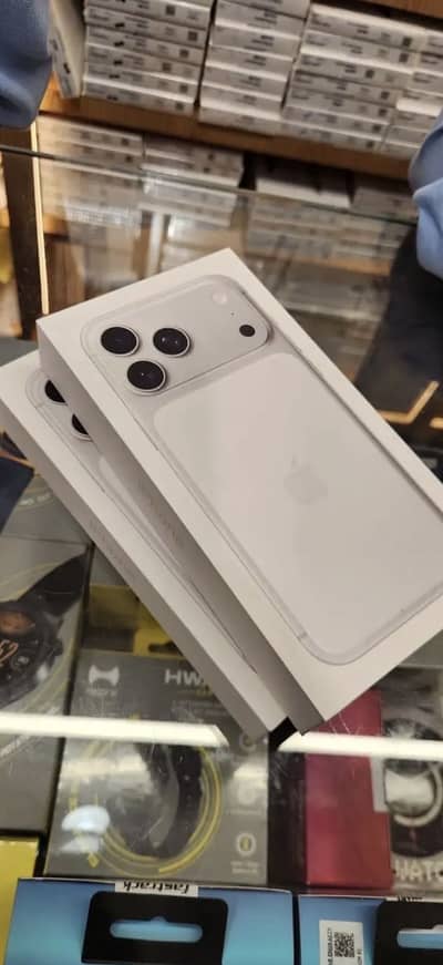 17 pro max 256 (silver)