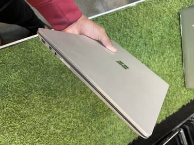 Microsoft Surface Laptop 2 touchscreen laptop - i5 8th Generation