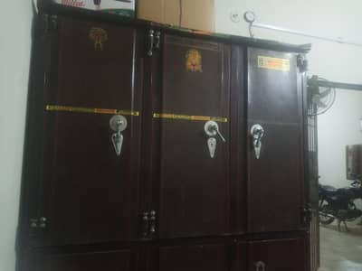 full size iron wodrob big space inside contect please 0315 8803579