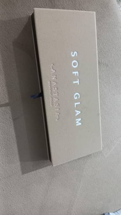 Soft Glam Eyeshadow Pallette