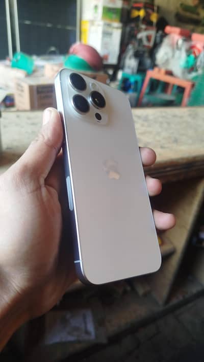 Iphone 15 pro max white sim locked