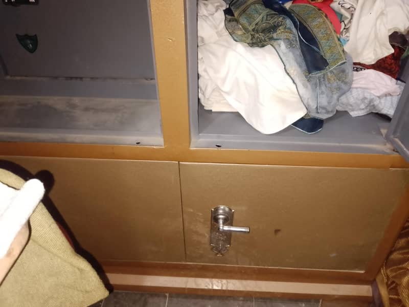 0/3/گھر کی مختلف اشیاء برائے فروخت ہیں کمہاراں والا/3/4/6/0/1/7/6/8/1 1