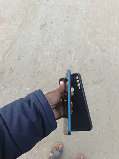 all ok hai chalnay me koi masla nai hai just glass break hai