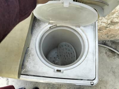 Dawlance Washing machine with Spinner