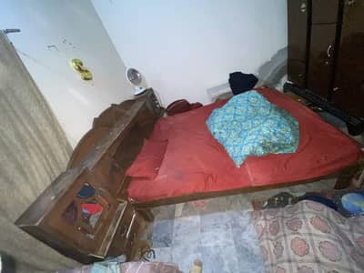 Bed for sale jhang road sadhar