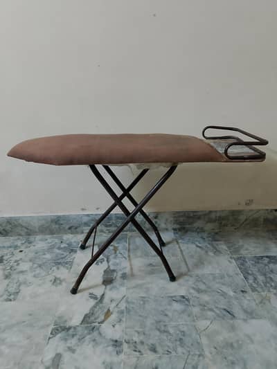 Foldable iron stand